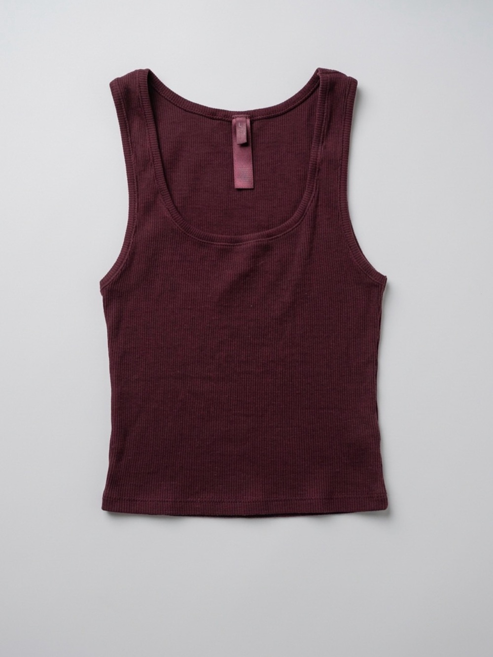 SKIMS Cotton Rib Tank in Limited Edition Currant - Size S